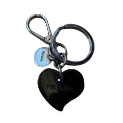 Prada Glänzender schwarzer Herz-Taschenanhänger!