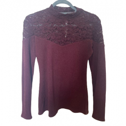 Abercrombie & Fitch Sweater with lace