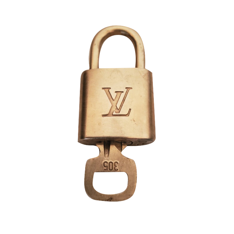 Louis Vuitton Scloss with key