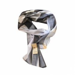 Burberry wool/silk scarf brand new