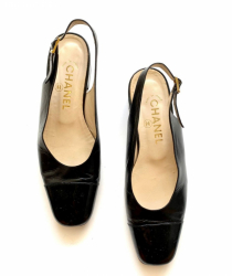 Chanel Gabrielle Slingback classique Mule noire à boucle d'or talons carrés