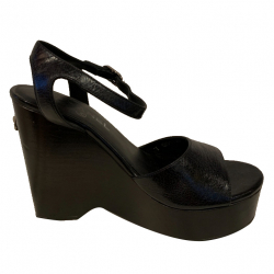 Chanel Plateau-Sandalen