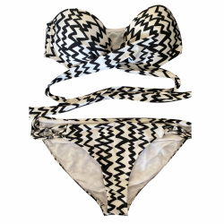 Beldona  Black and white bikini