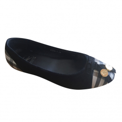 Burberry Karierte Wohnungen