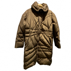 Moncler Mantel im Stil einer Daunenjacke