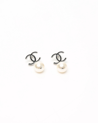 Chanel CC and Pearls Earrings