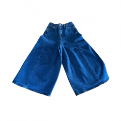 Levi's Jean court et large