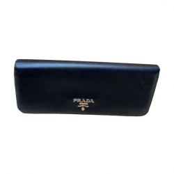 Prada Große Brieftasche aus Saffianleder
