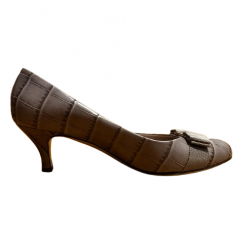 Ferragamo Vera bow pumps / mid-heel