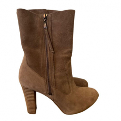 UGG Wildlederstiefel mit Absatz