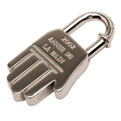 Hermès B Hermès Silver Palladium Metal Plated Annee de la Main Hand Cadena Charm France