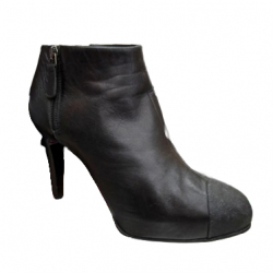 Chanel Stiefeletten