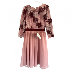 Chi Chi London Spitzenkleid