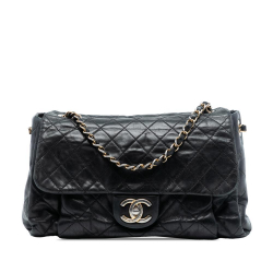 Chanel B Chanel Black Calf Leather Large Aged skin Chic Quilt Flap Italy
