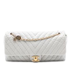 Chanel B Chanel White Calf Leather Jumbo Chevron skin Surpique Flap Italy