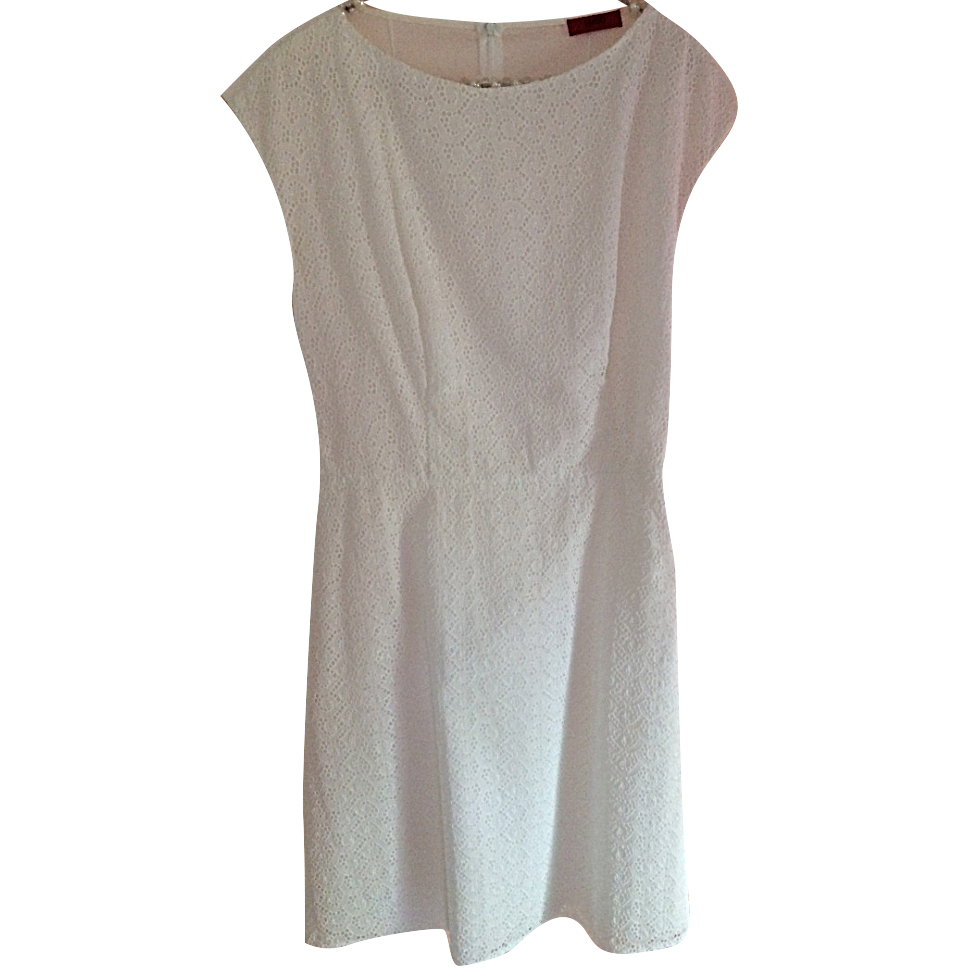 Hugo Boss Weisses sommerliches Kleid mit Lochstickerei