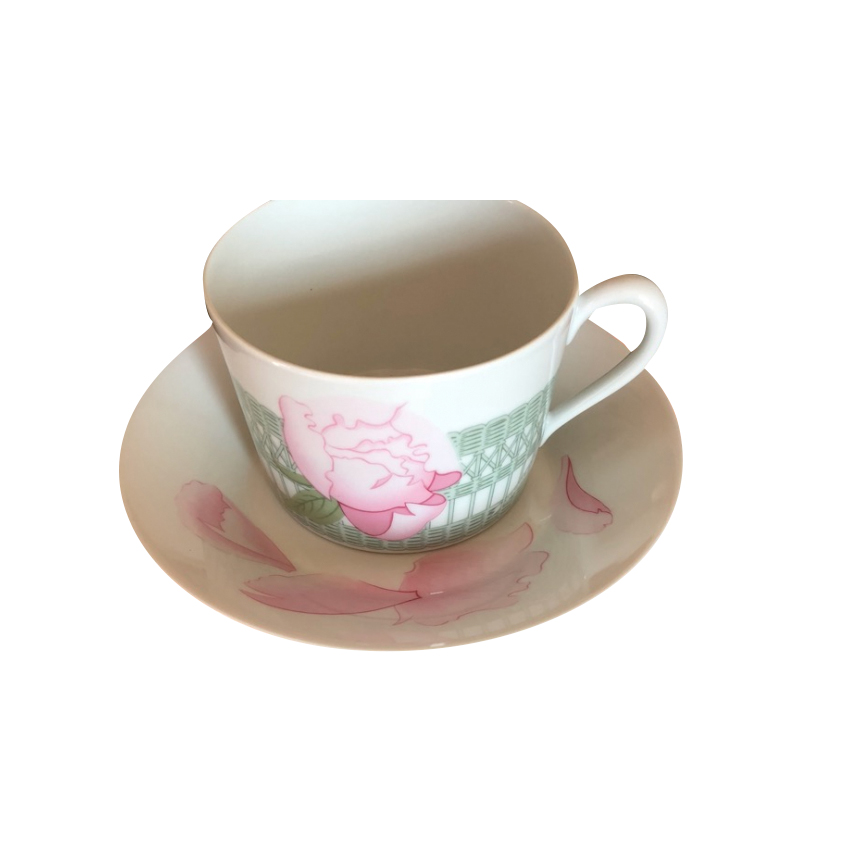 Hermès Série pivoine - tasse, sous tasse et son napperon