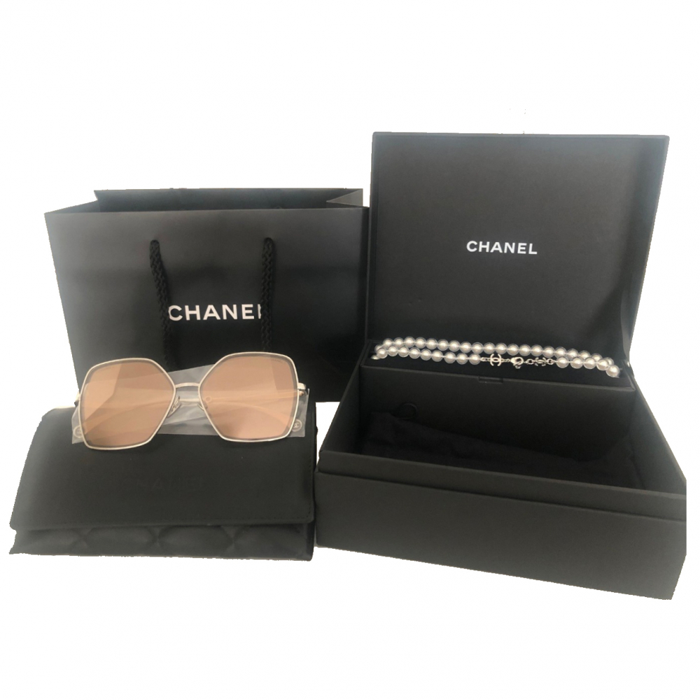 Chanel butterfly shaped sunglasses / Ref.4262 C124/8V, A71364 X06063 L2427