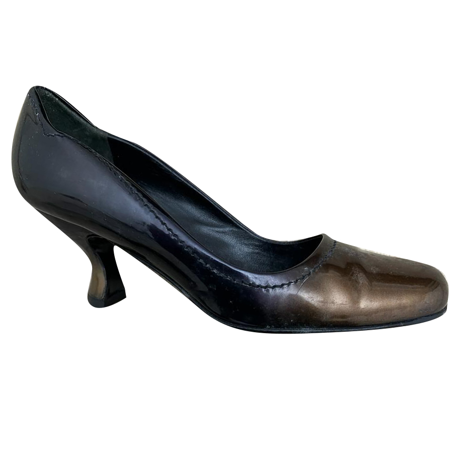 Prada Pompes en cuir verni Grafite