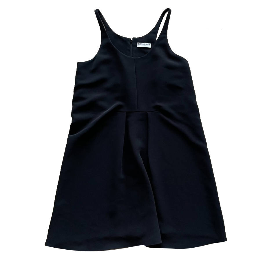 Balenciaga Ultra-cool : Mini robe noire Balenciaga.