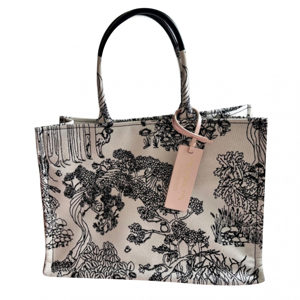 Coccinelle Niemals ohne Tasche