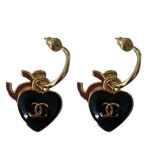 Chanel Anneau d'oreille à cœur noir
