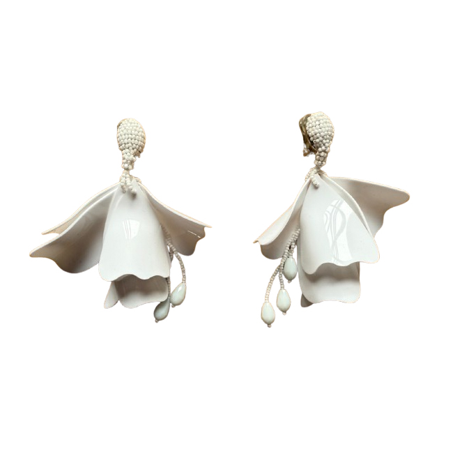 Oscar de la Renta Wunderschöne Ohrringe mit baumelnden Blütenblättern!