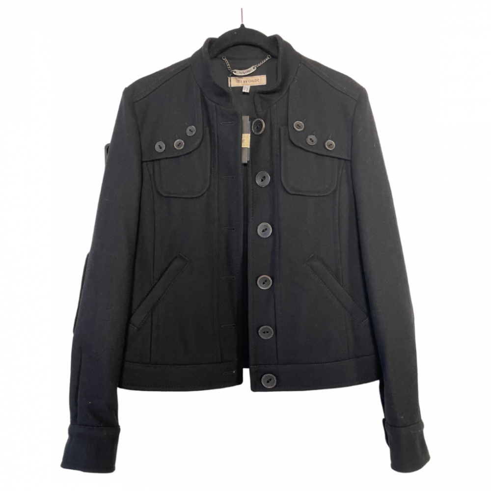 See By Chloé Nouvelle veste bombardier noire avec boutons.