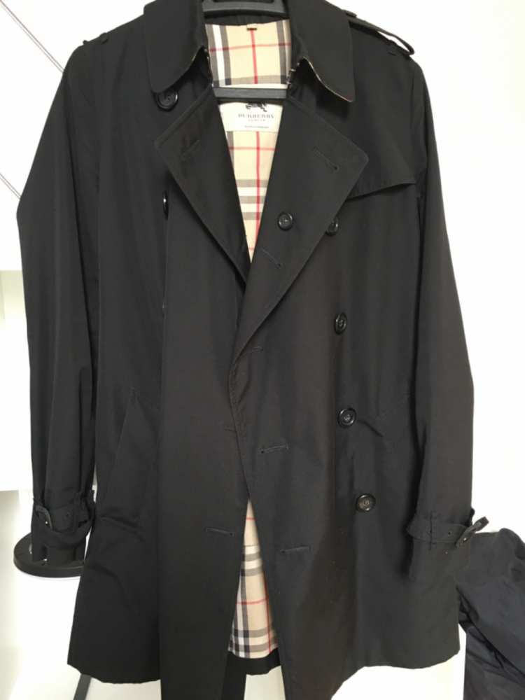 Burberry Mittellanger Trenchcoat