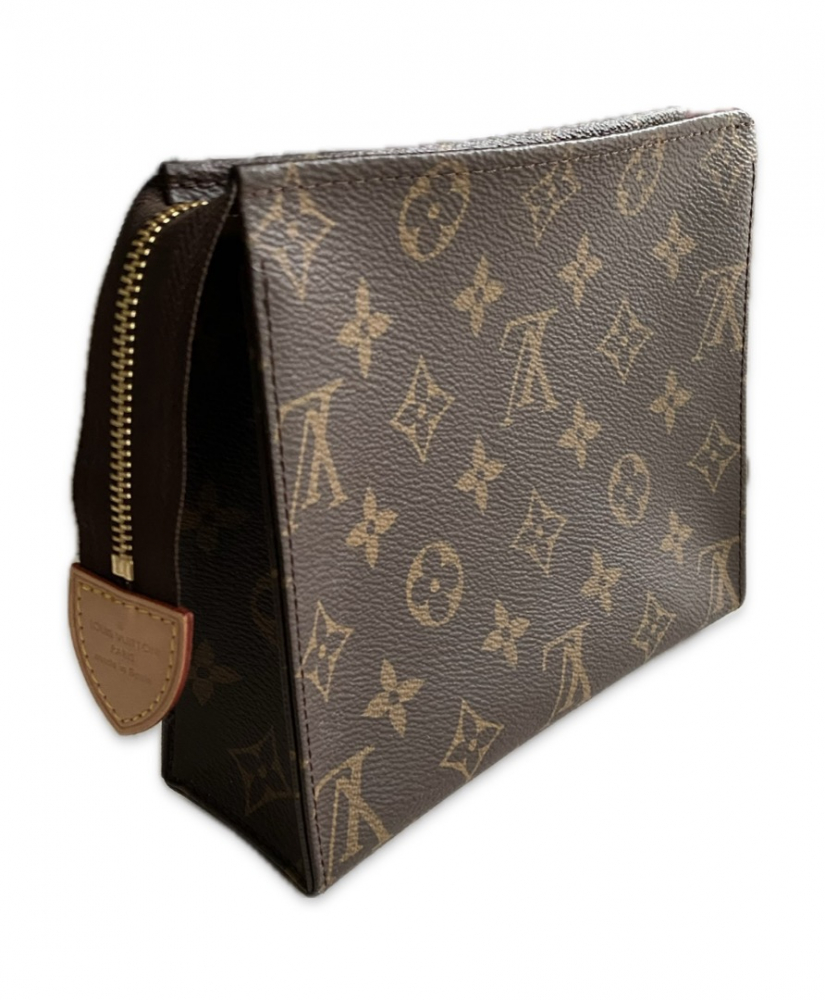 Louis Vuitton LV Toiletry 19