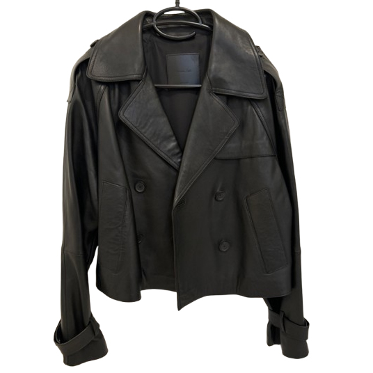 Massimo Dutti Kurzer Trenchcoat aus Leder