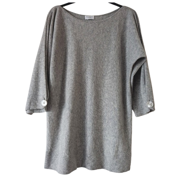 Club Monaco 100% cashmere sweater with original M sleeves