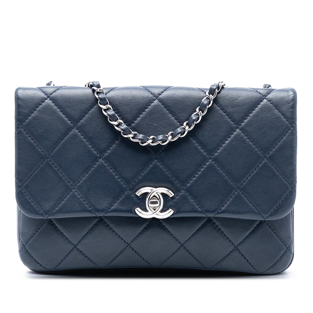 Chanel B Chanel Blue Navy Calf Leather CC Quilted skin Zipped Flap France