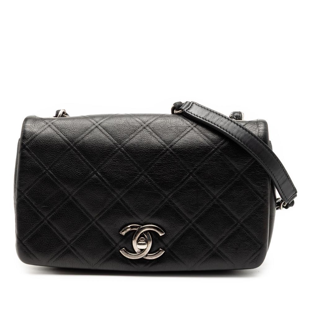 Chanel B Chanel Black Calf Leather Small Diamond Embossed skin New Chic Flap Italy