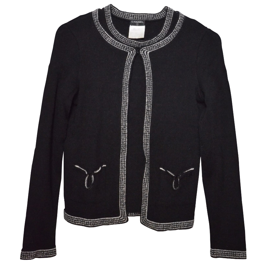 Chanel Twin-Set T-Shirt & Veste