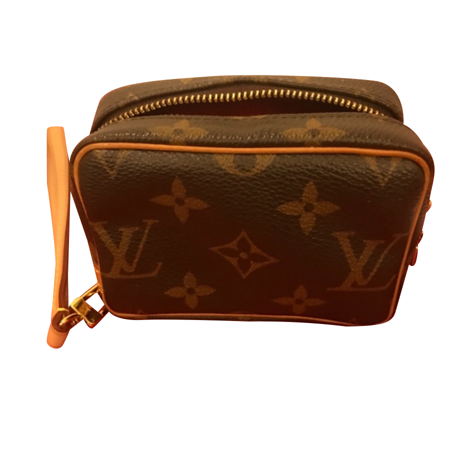 Louis Vuitton Clutch