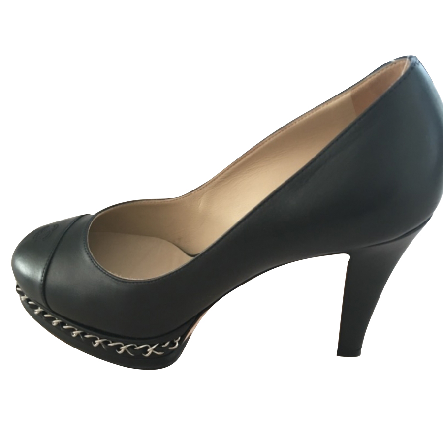 Chanel Pumps