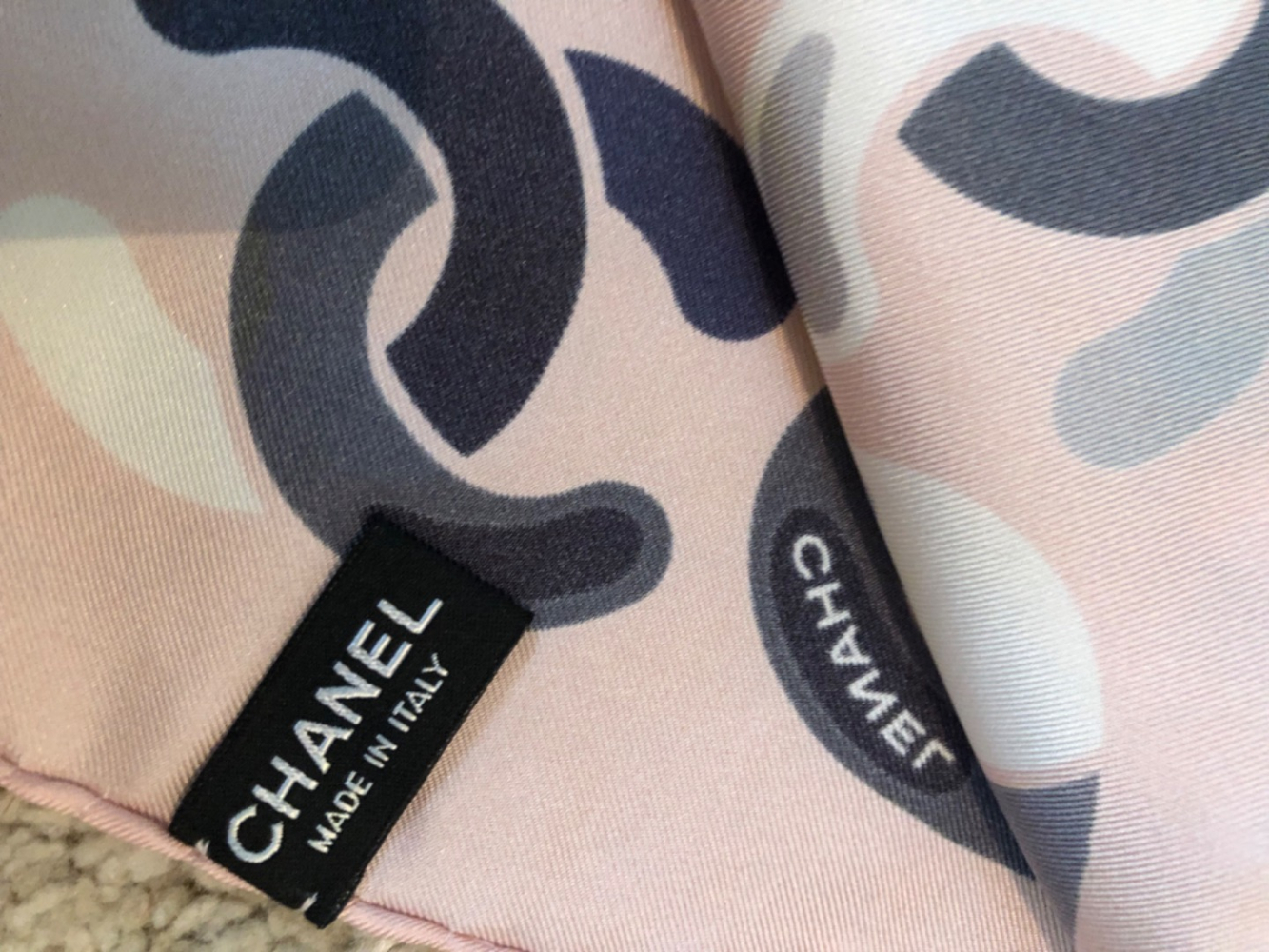 Chanel Foulard