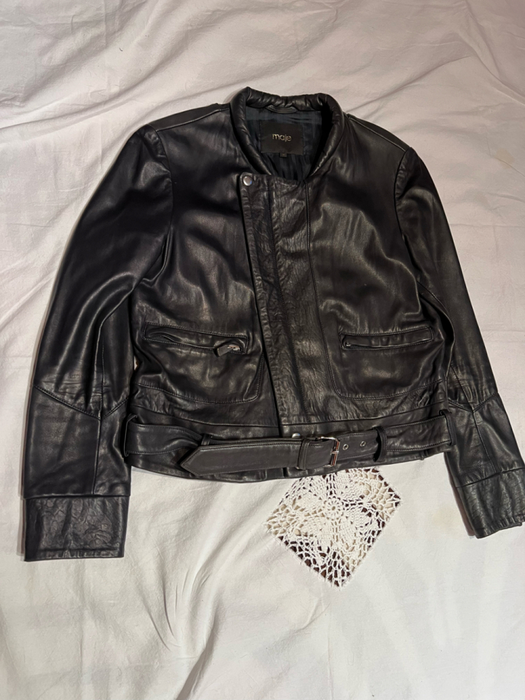 Maje Lederjacke Tasche fest und Gürtel