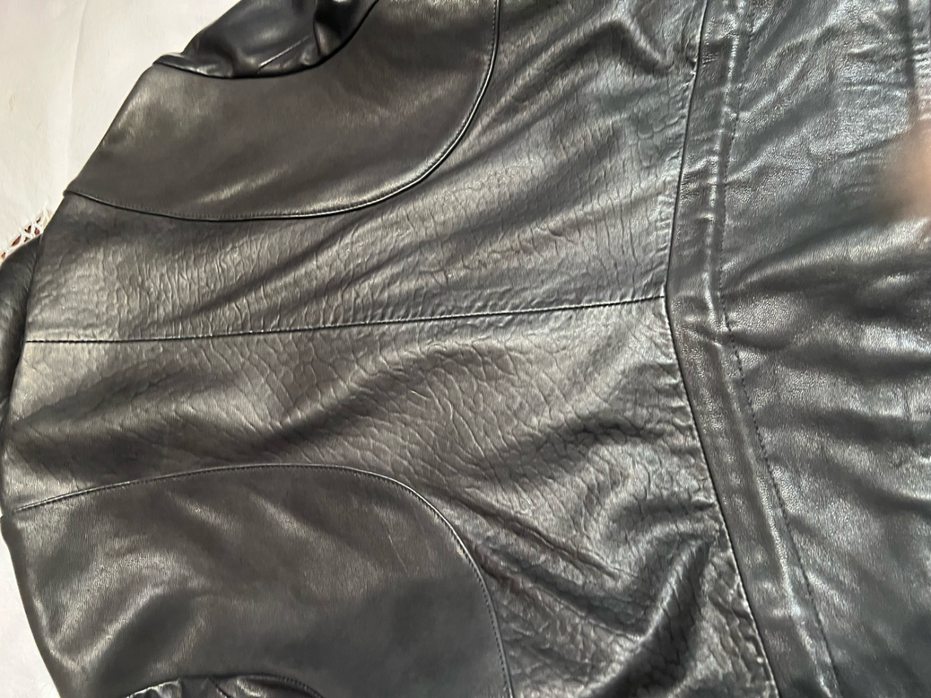 Maje Lederjacke Tasche fest und Gürtel