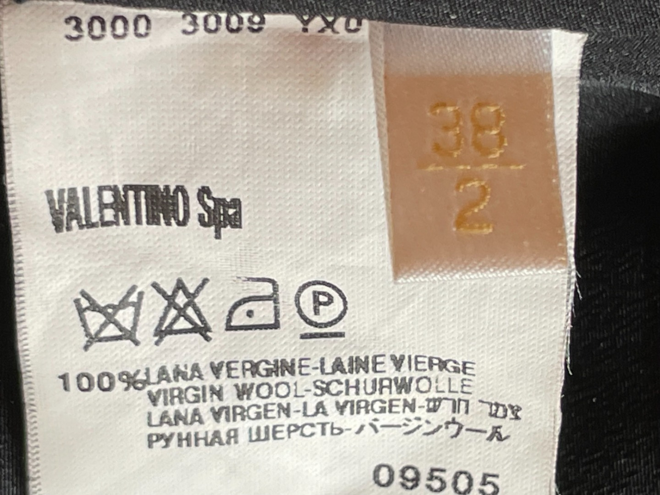 Valentino Pure vintage elegance!   Valentino Roma LBD