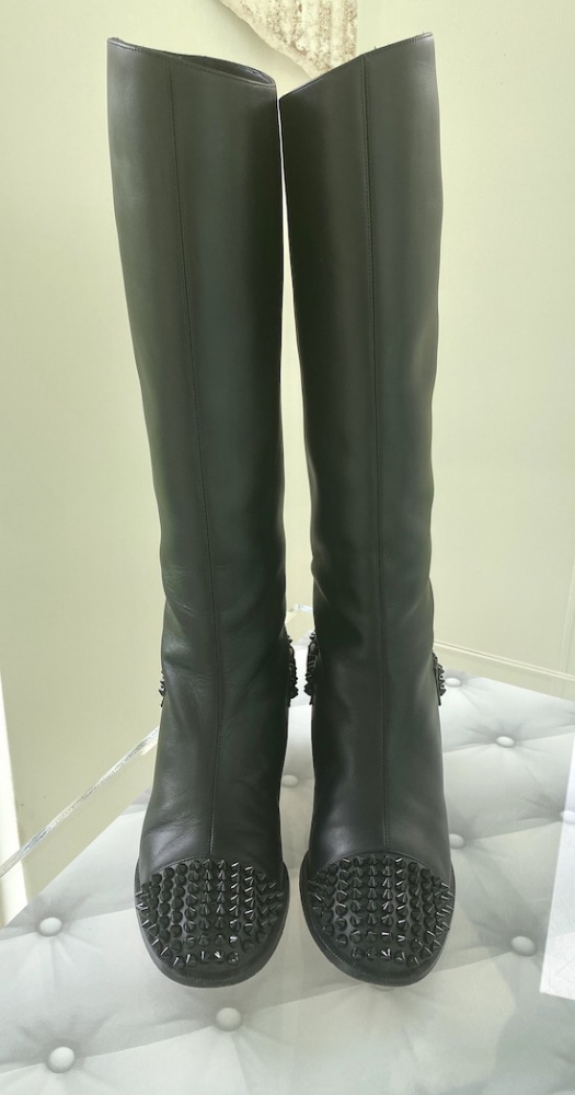 Christian Louboutin Egoutina