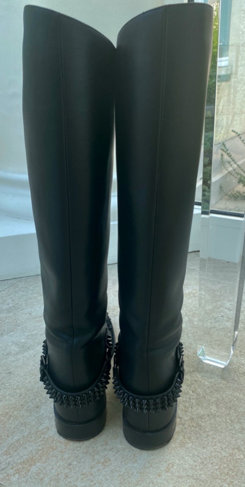 Christian Louboutin Egoutina