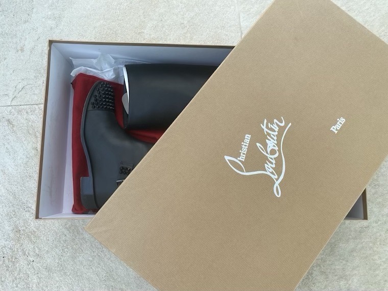 Christian Louboutin Egoutina