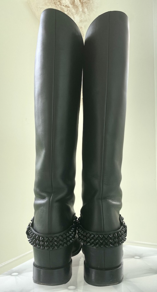 Christian Louboutin Egoutina