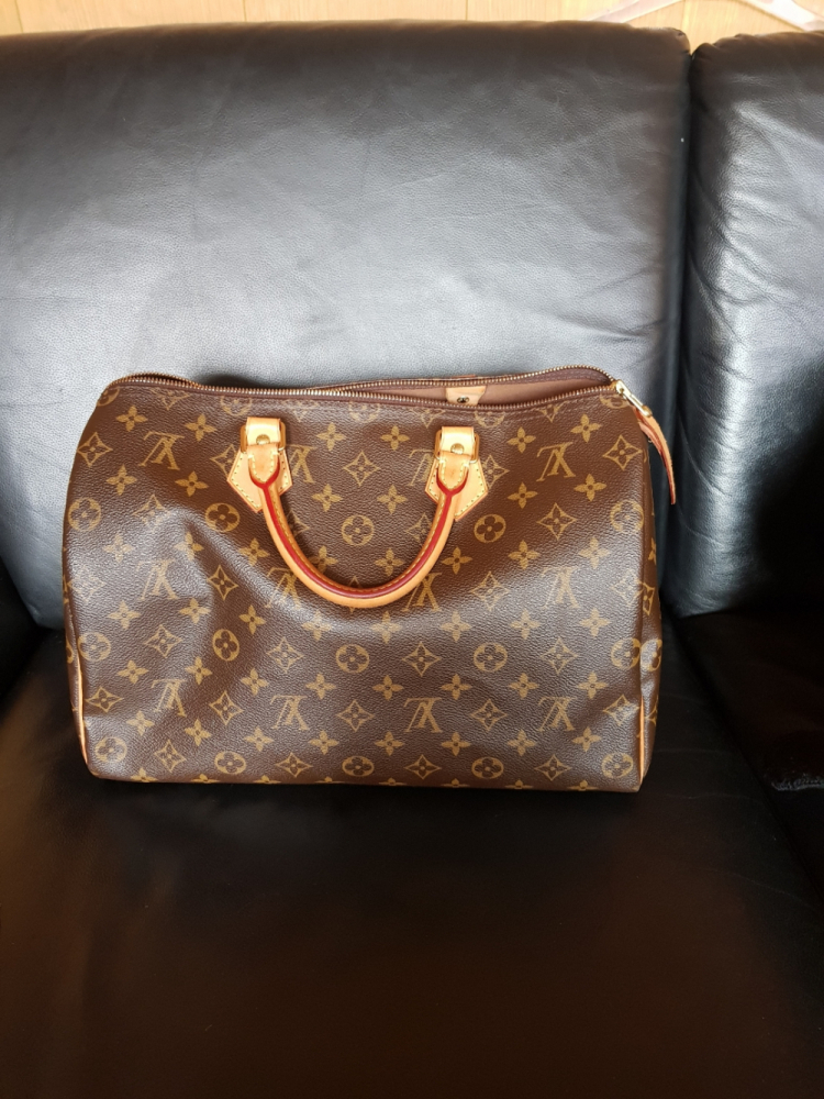 Louis Vuitton Speedy 35