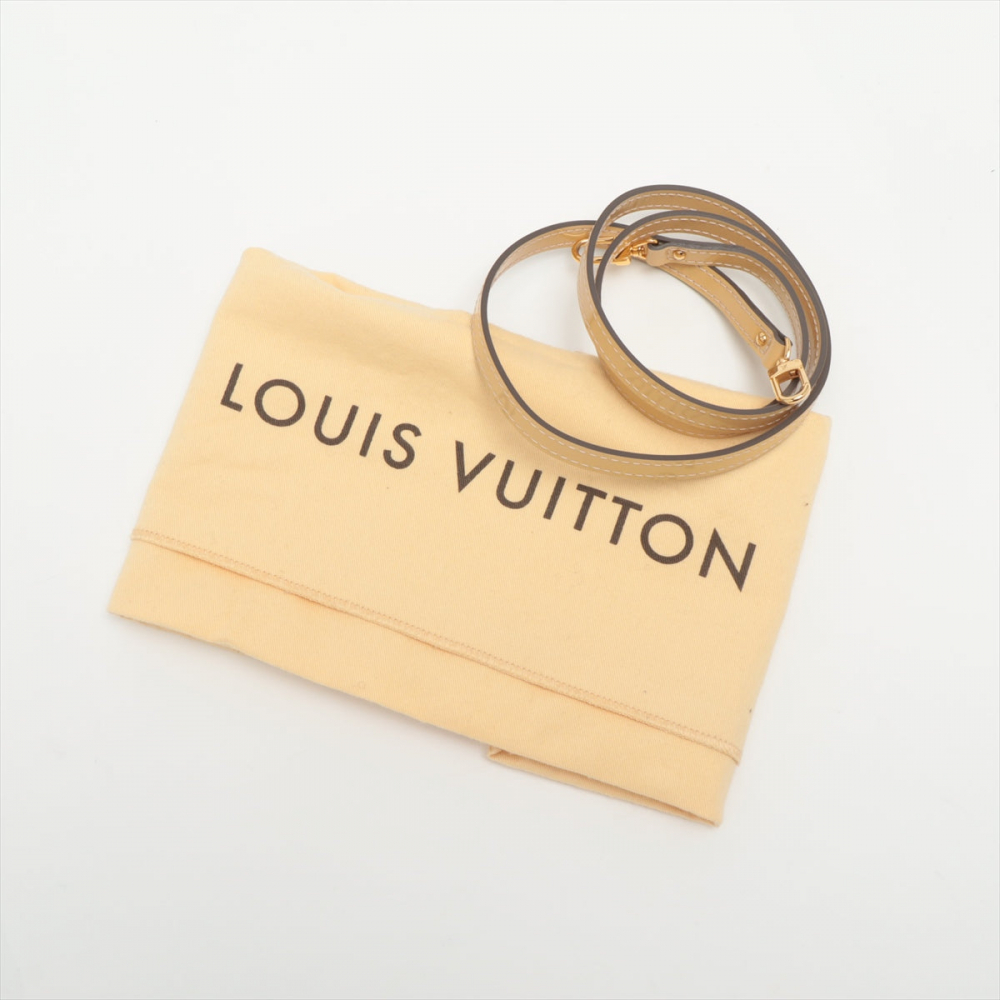 Louis Vuitton Alma BB Monogram Vernis Beige