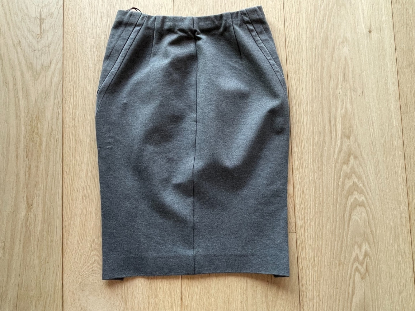 Donna Karan Sleek pencil skirt