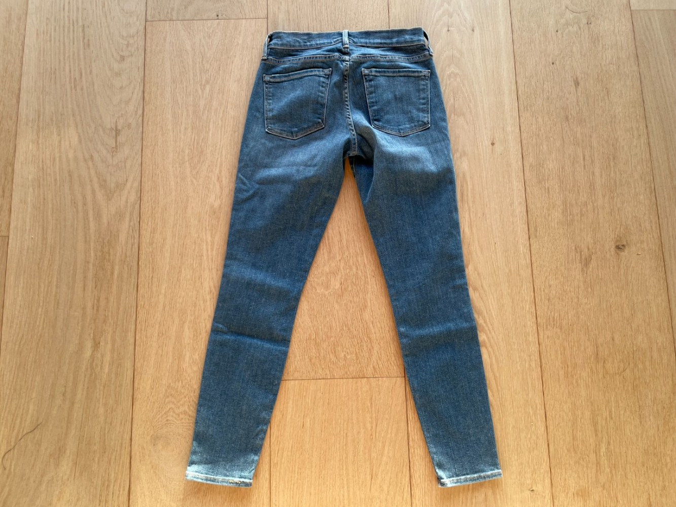 FRAME Wunderschöne Le Skinny de Jeanne Crop Jeans!