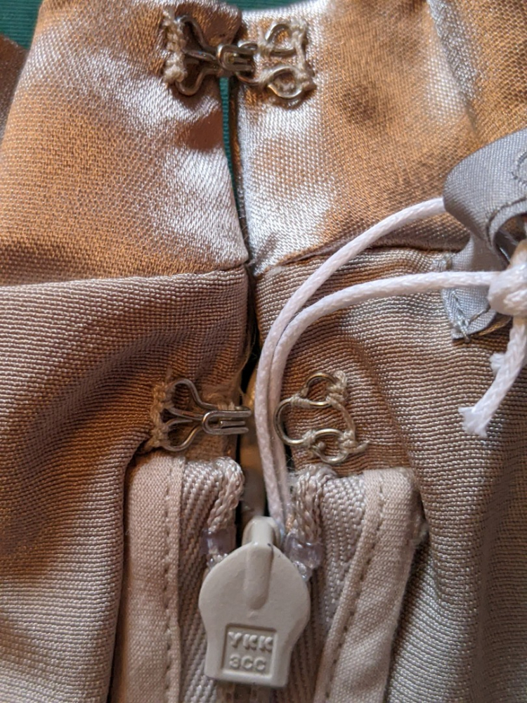 Cos Blouse en satin couleur or rose